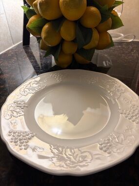 Milk glass harvest grape plate by colony. 9.5”diameter.